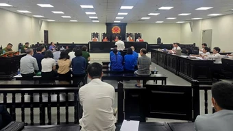 Xét xử nhóm cán bộ nhận tiền tỷ để "tạo điều kiện" cấp phép hành nghề y, dược tư nhân