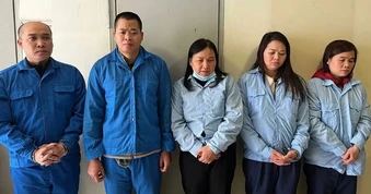 Xét xử nhóm cựu cán bộ "chạy" giấy phép cho 686 phòng khám, hiệu thuốc
