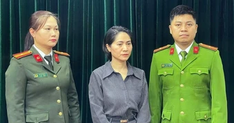 Xét xử nữ giám đốc tổ chức chương trình "Về đây bốn cánh chim trời"