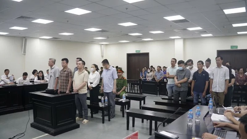 Xét xử sơ thẩm cựu Chủ tịch Công ty Nam Triệu và đồng phạm Xét xử sơ thẩm cựu Chủ tịch Công ty Nam Triệu và đồng phạm
