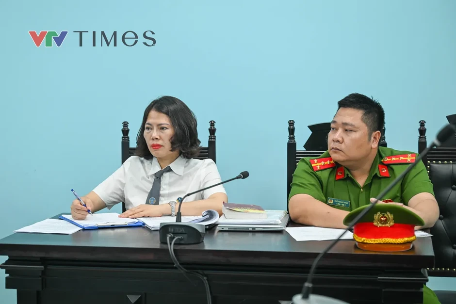 Xét xử tài xế xe bồn cố tình cán chết nữ sinh ở Hà Nội Xét xử tài xế xe bồn cố tình cán chết nữ sinh ở Hà Nội