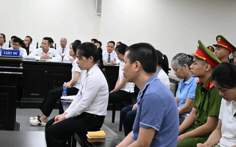 Xét xử vợ chồng Giám đốc Công ty Herbitech trong vụ làm giả thực phẩm bảo vệ sức khỏe Xét xử vợ chồng Giám đốc Công ty Herbitech trong vụ làm giả thực phẩm bảo vệ sức khỏe