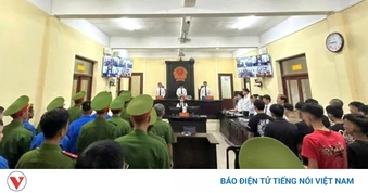 Xét xử vụ án 44 bị cáo hỗn chiến bằng hung khí nguy hiểm tại Cà Mau