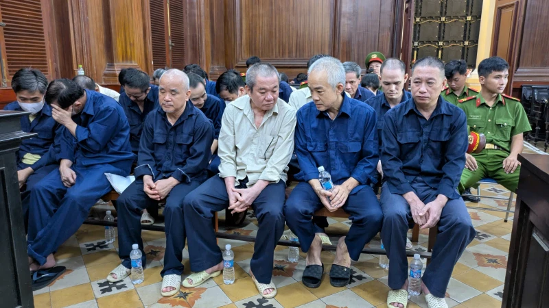 Xét xử vụ án cấp trái phép chứng chỉ lái xe