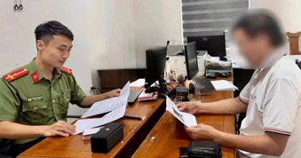 Xử lý 135 người tương tác với trang của Lê Trung Khoa, Nguyễn Văn Đài