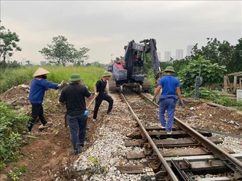 Xử lý dứt điểm các lối đi tự mở trái phép qua đường sắt