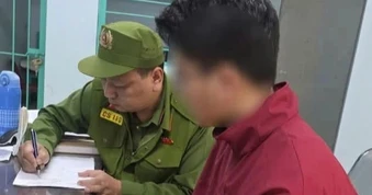 Xử lý nam thanh niên đặt máy quay lén tại nhà vệ sinh nữ ở Hà Nội