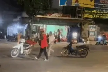 Xử lý người đàn ông đạp ngã xe, tông nam shipper sau va chạm ở Tây Ninh Xử lý người đàn ông đạp ngã xe, tông nam shipper sau va chạm ở Tây Ninh