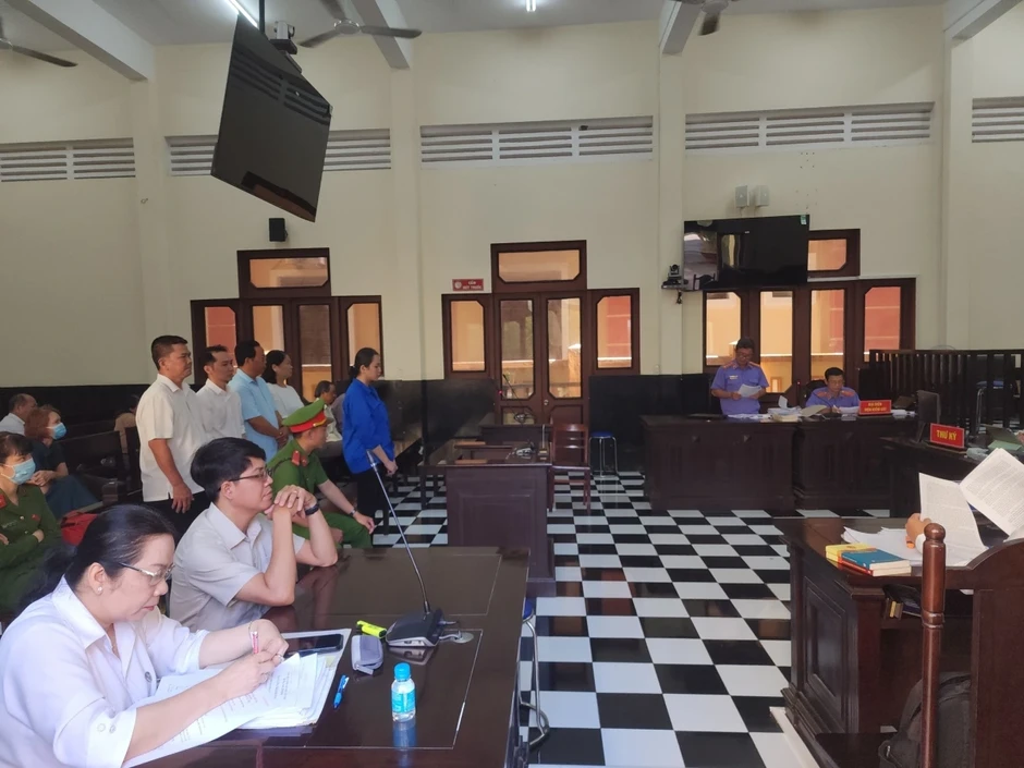 Xử lý sai phạm tại Ban Thi đua - Khen thưởng, nhiều cán bộ bị tuyên án Xử lý sai phạm tại Ban Thi đua - Khen thưởng, nhiều cán bộ bị tuyên án