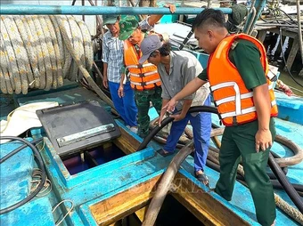 Xử lý tàu cá vận chuyển hơn 31.000 lít dầu không rõ nguồn gốc