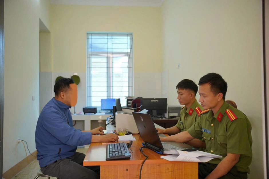 Xử phạt các nhóm 'báo chốt' giao thông với hơn 11.000 thành viên Xử phạt các nhóm 'báo chốt' giao thông với hơn 11.000 thành viên