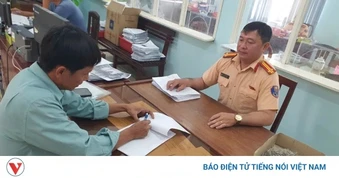Xử phạt hai tài xế điều khiển phương tiện chạy ngược chiều ở Đồng Tháp