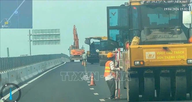 Xử phạt một công ty thi công cao tốc không đảm bảo an toàn giao thông Xử phạt một công ty thi công cao tốc không đảm bảo an toàn giao thông