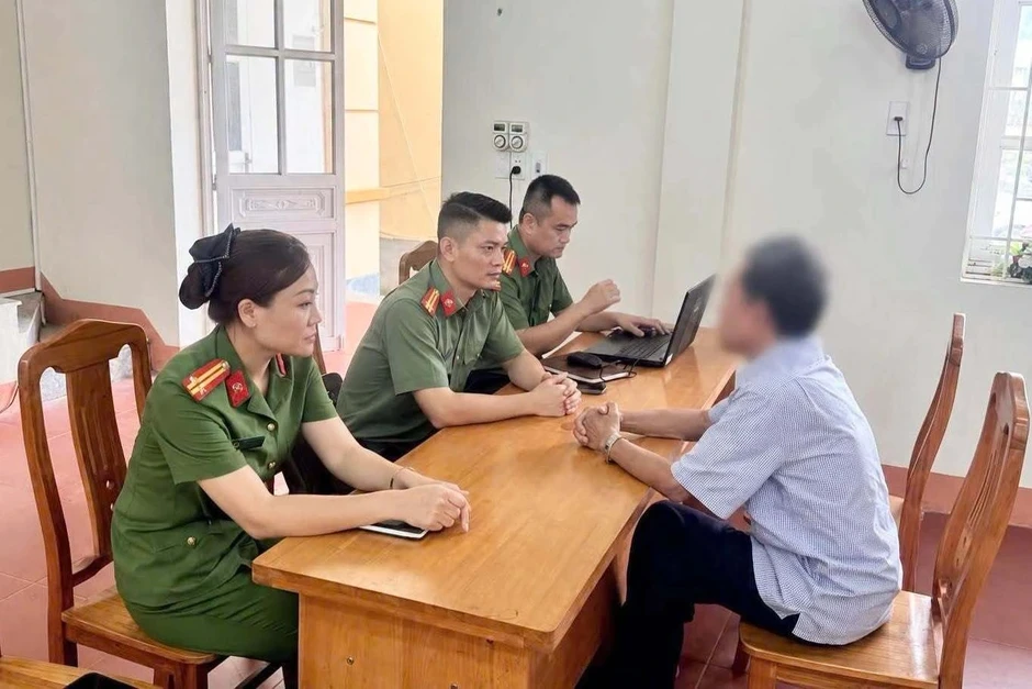 Xử phạt người chia sẻ bài viết sai sự thật của đối tượng phản động Xử phạt người chia sẻ bài viết sai sự thật của đối tượng phản động
