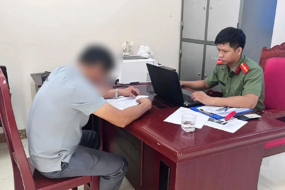 Xử phạt người đàn ông bình luận xúc phạm lãnh đạo trên Facebook Xử phạt người đàn ông bình luận xúc phạm lãnh đạo trên Facebook