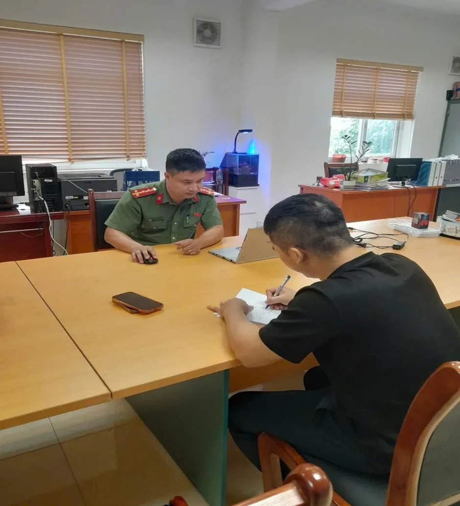 Xử phạt người đàn ông đăng tin sai sự thật về sáp nhập xã, phường ở Hà Nội Xử phạt người đàn ông đăng tin sai sự thật về sáp nhập xã, phường ở Hà Nội