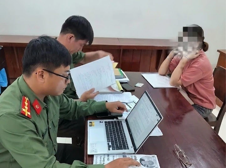 Xử phạt người livestream xúc phạm, xuyên tạc về công tác cưỡng chế thi hành án Xử phạt người livestream xúc phạm, xuyên tạc về công tác cưỡng chế thi hành án