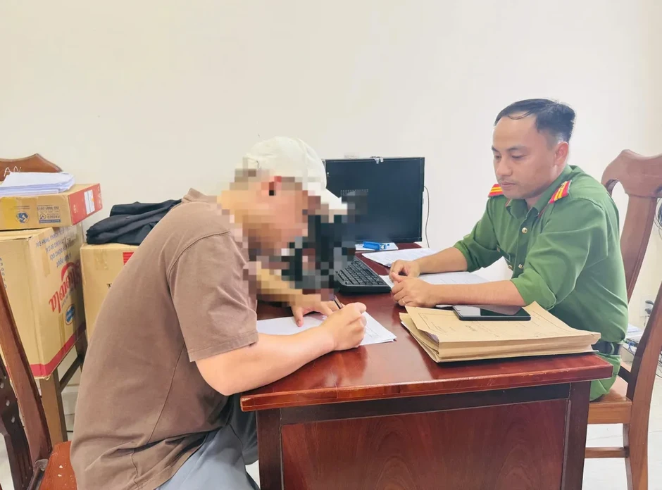 Xử phạt nhóm thanh niên dùng AI dựng tin giả xúc phạm uy tín quân đội Xử phạt nhóm thanh niên dùng AI dựng tin giả xúc phạm uy tín quân đội