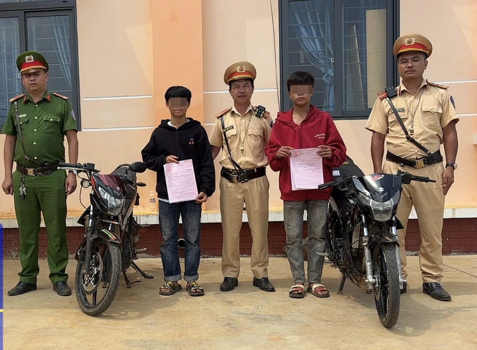 Xử phạt, tịch thu phương tiện của nhóm thanh thiếu niên đua xe ở Lâm Đồng Xử phạt, tịch thu phương tiện của nhóm thanh thiếu niên đua xe ở Lâm Đồng