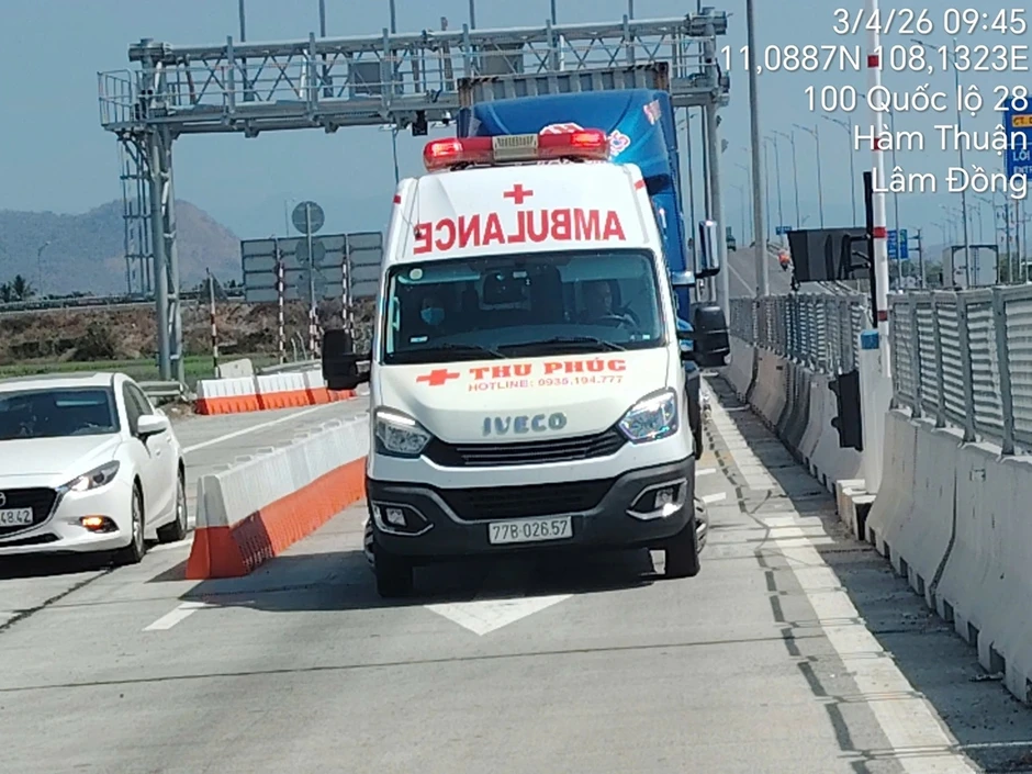 Xử phạt xe cứu thương sử dụng tín hiệu ưu tiên trái phép Xử phạt xe cứu thương sử dụng tín hiệu ưu tiên trái phép