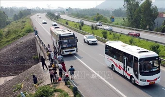 Xử phạt xe khách chở vượt hơn 300% số người quy định