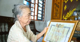 4 ngày làm vợ, 54 năm đợi chờ