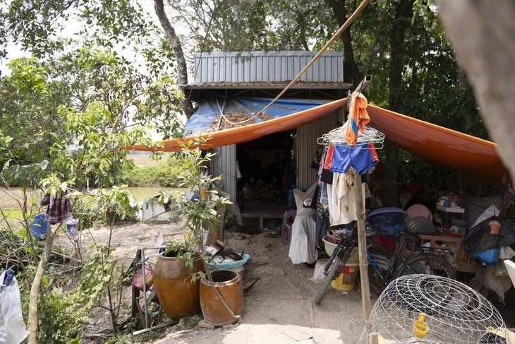 7 đứa trẻ mơ vươn lên trong căn chòi 10m² 7 đứa trẻ mơ vươn lên trong căn chòi 10m²