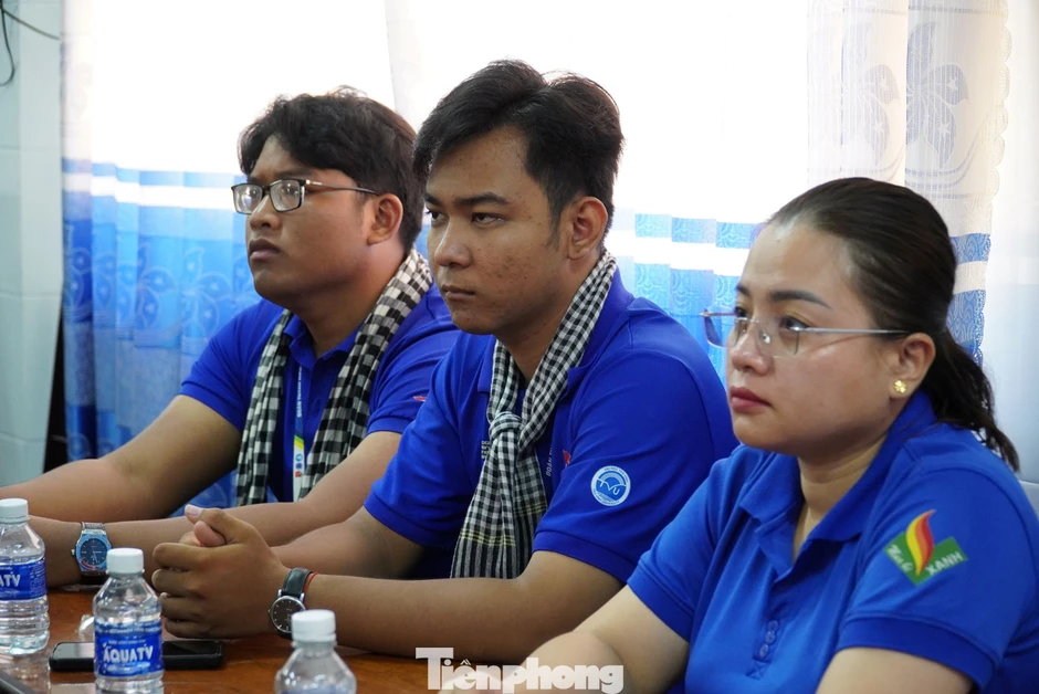 Bài 1: Sinh viên tình nguyện truyền cảm hứng cho nông dân Bài 1: Sinh viên tình nguyện truyền cảm hứng cho nông dân