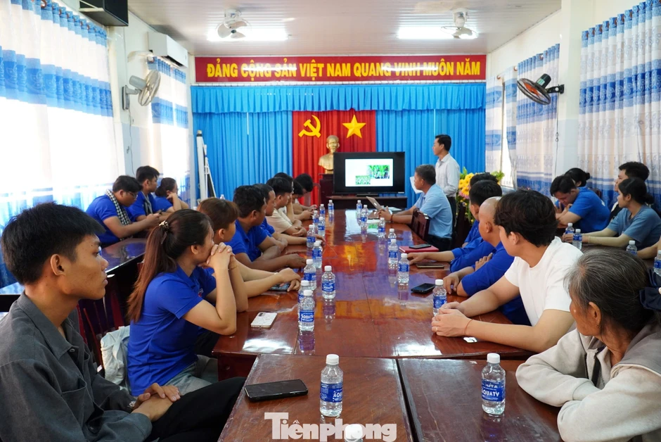 Bài 1: Sinh viên tình nguyện truyền cảm hứng cho nông dân Bài 1: Sinh viên tình nguyện truyền cảm hứng cho nông dân