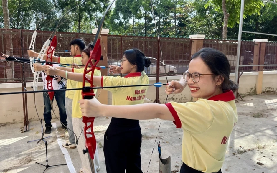 Bay dù lượn xả stress