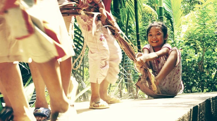 Cây cau như dáng bà, dáng mẹ lặng thầm mong ngóng những đứa con xa Cây cau như dáng bà, dáng mẹ lặng thầm mong ngóng những đứa con xa
