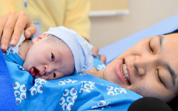 Cha mẹ đang già đi từng ngày, đừng đổ lỗi cho hoàn cảnh, điều kiện kinh tế mà lơ là chăm sóc Cha mẹ đang già đi từng ngày, đừng đổ lỗi cho hoàn cảnh, điều kiện kinh tế mà lơ là chăm sóc