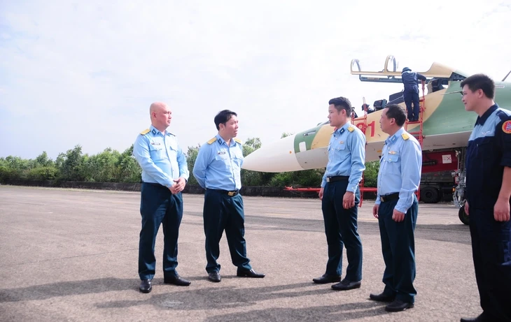 Chuyện chưa kể nhà máy sửa tiêm kích hiện đại Việt Nam: Kỳ 1: Ba lô bộ đội tới nhà máy sửa tiêm kích Chuyện chưa kể nhà máy sửa tiêm kích hiện đại Việt Nam: Kỳ 1: Ba lô bộ đội tới nhà máy sửa tiêm kích
