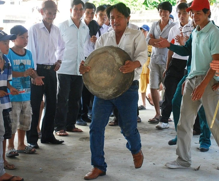 Cuộc trở về kỳ lạ của những báu vật - Kỳ 4: Chiếc trống đá kỳ bí không thể bị trộm Cuộc trở về kỳ lạ của những báu vật - Kỳ 4: Chiếc trống đá kỳ bí không thể bị trộm