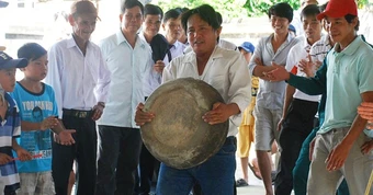 Cuộc trở về kỳ lạ của những báu vật - Kỳ 4: Chiếc trống đá kỳ bí không thể bị trộm