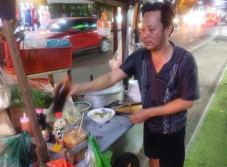 Dặm dài hủ tiếu - Kỳ 3: Người Quảng tha hương bán hủ tiếu Dặm dài hủ tiếu - Kỳ 3: Người Quảng tha hương bán hủ tiếu