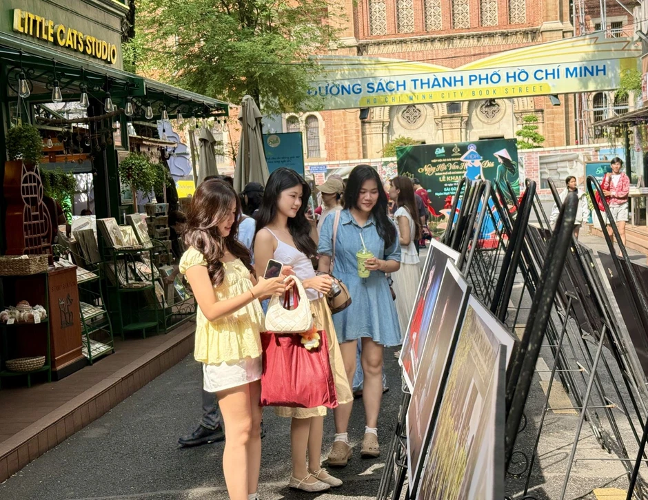 Để hệ giá trị văn hóa trở thành sức mạnh phát triển TP Hồ Chí Minh - Bài cuối: Gìn giữ bản sắc hoà cùng năng lực thích ứng thời đại Để hệ giá trị văn hóa trở thành sức mạnh phát triển TP Hồ Chí Minh - Bài cuối: Gìn giữ bản sắc hoà cùng năng lực thích ứng thời đại