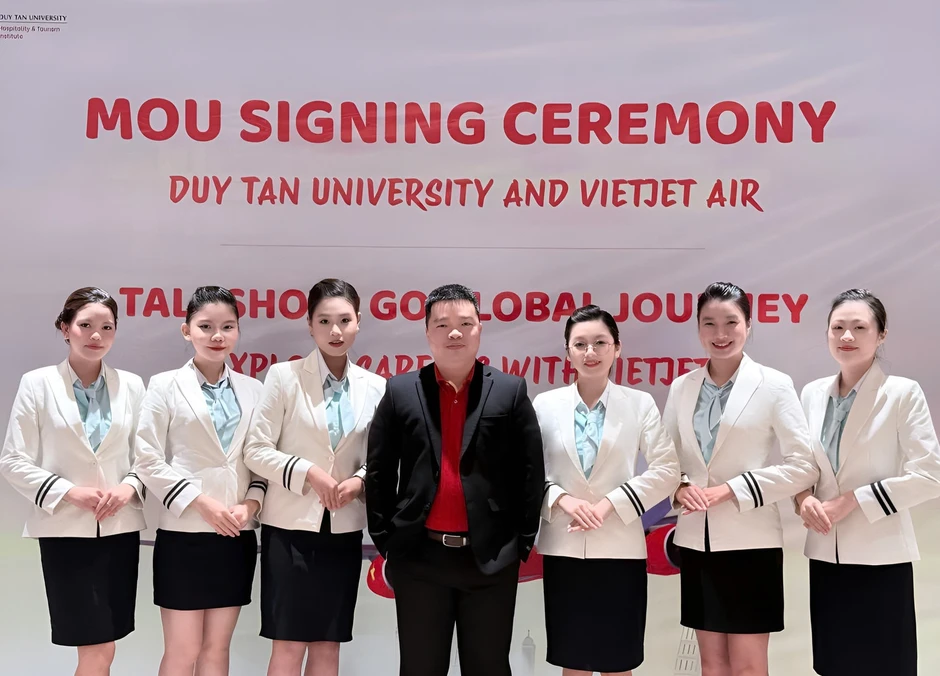 Gần lắm, Gạc Ma...Bài 2: Con gái cựu binh chạm gần tới giấc mơ hàng không Gần lắm, Gạc Ma...Bài 2: Con gái cựu binh chạm gần tới giấc mơ hàng không