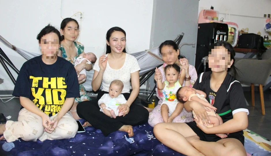 Gạo, Khoai, Bắp và những người mẹ đơn thân chưa kịp hết tuổi sinh viên