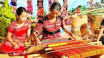 Giữ lửa truyền thống từ những đứa con của thần (Kỳ 1)