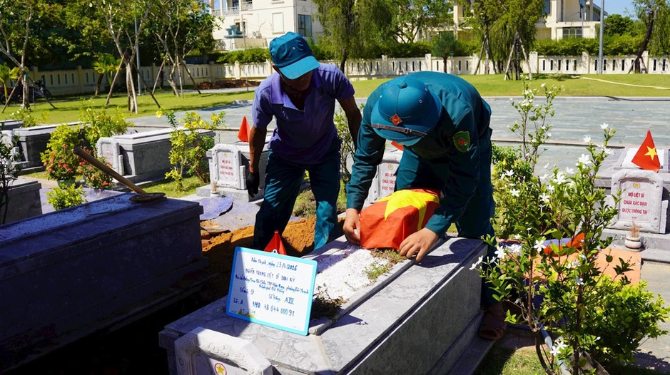 Hành trình đưa các anh trở về đất mẹ Hành trình đưa các anh trở về đất mẹ