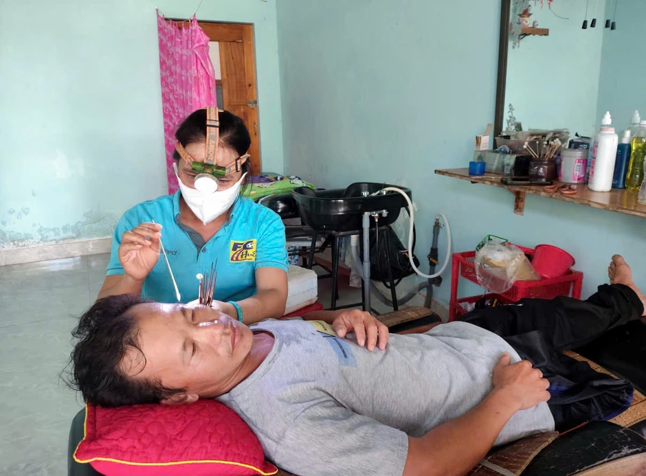'Khả còi' theo nghề đá bóng, giấc mơ ngôi sao từ làng biển Tam Xuân