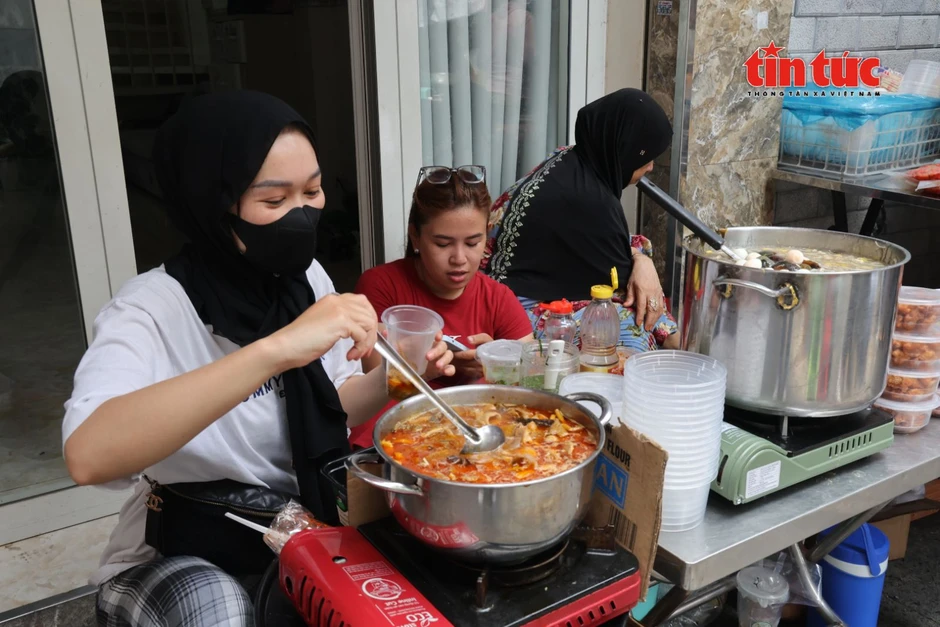 Khám phá chợ ẩm thực Ramadan chỉ họp một tháng mỗi năm Khám phá chợ ẩm thực Ramadan chỉ họp một tháng mỗi năm