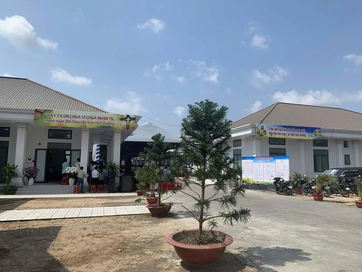 Khánh thành nhà dưỡng lão Láng Sen, sẽ chăm sóc miễn phí 300 cụ già neo đơn Khánh thành nhà dưỡng lão Láng Sen, sẽ chăm sóc miễn phí 300 cụ già neo đơn