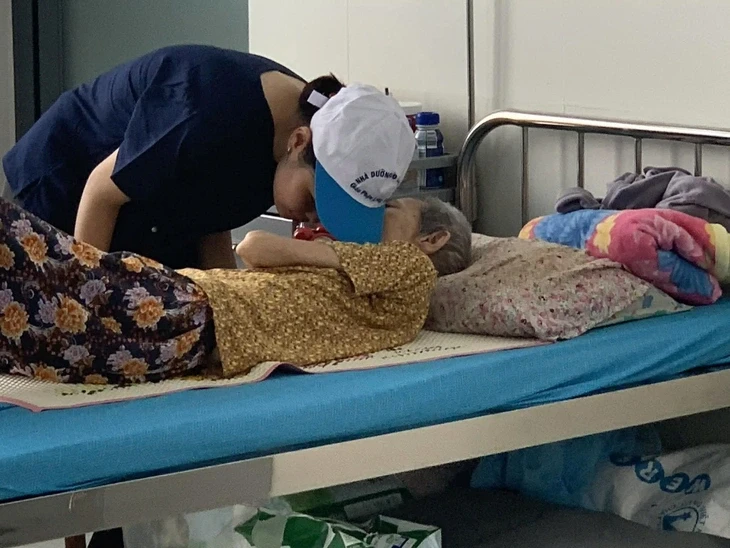Khánh thành nhà dưỡng lão Láng Sen, sẽ chăm sóc miễn phí 300 cụ già neo đơn Khánh thành nhà dưỡng lão Láng Sen, sẽ chăm sóc miễn phí 300 cụ già neo đơn