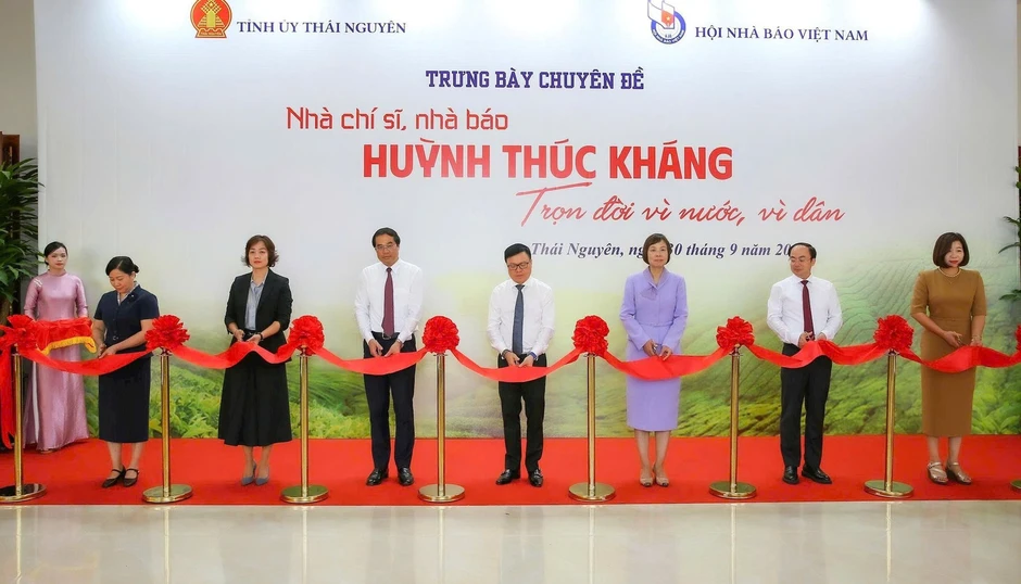 KHÍ CHẤT BÁO CHÍ HUỲNH THÚC KHÁNG