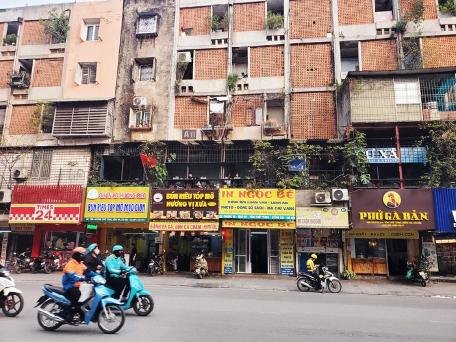 Khu tập thể cũ Hà Nội - giấc mơ thời nghèo khó - Kỳ 5: Hàng quán nơi bạc màu thời gian Khu tập thể cũ Hà Nội - giấc mơ thời nghèo khó - Kỳ 5: Hàng quán nơi bạc màu thời gian