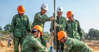 Ký ức 'củ mì' trên công trình xây trường liên cấp