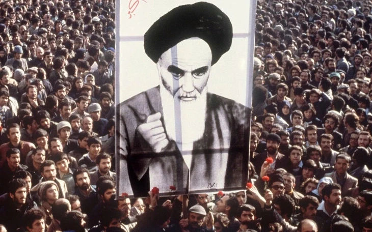 Lịch sử thăng trầm của Iran hiện đại - Kỳ 5: Ẩn số hạm đội tàu ngầm Iran và mối đe dọa Hormuz Lịch sử thăng trầm của Iran hiện đại - Kỳ 5: Ẩn số hạm đội tàu ngầm Iran và mối đe dọa Hormuz