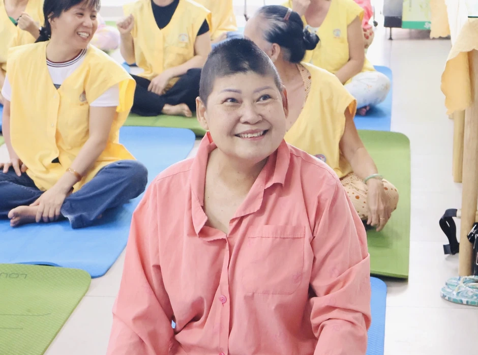 Lớp yoga cho bệnh nhân nặng ở Bệnh viện Chợ Rẫy: 'Ở bệnh viện mà thấy vui' Lớp yoga cho bệnh nhân nặng ở Bệnh viện Chợ Rẫy: 'Ở bệnh viện mà thấy vui'